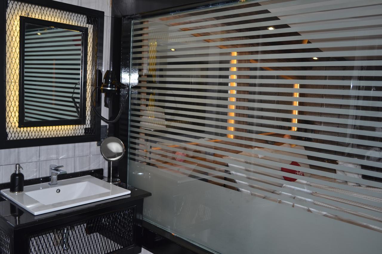 Gumus Palace Suites Istanbul Exteriör bild